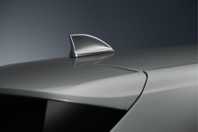 Антена у формі акулячого плавника